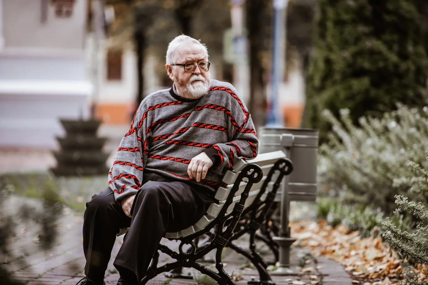 Jaak Känd on tegus kultuuriedendaja, kes korraldab õpilaste teatrimälumängu, kirjandusringi ja luuleüritusi. Aastal 2015 andis ta välja oma esimese luulekogu.