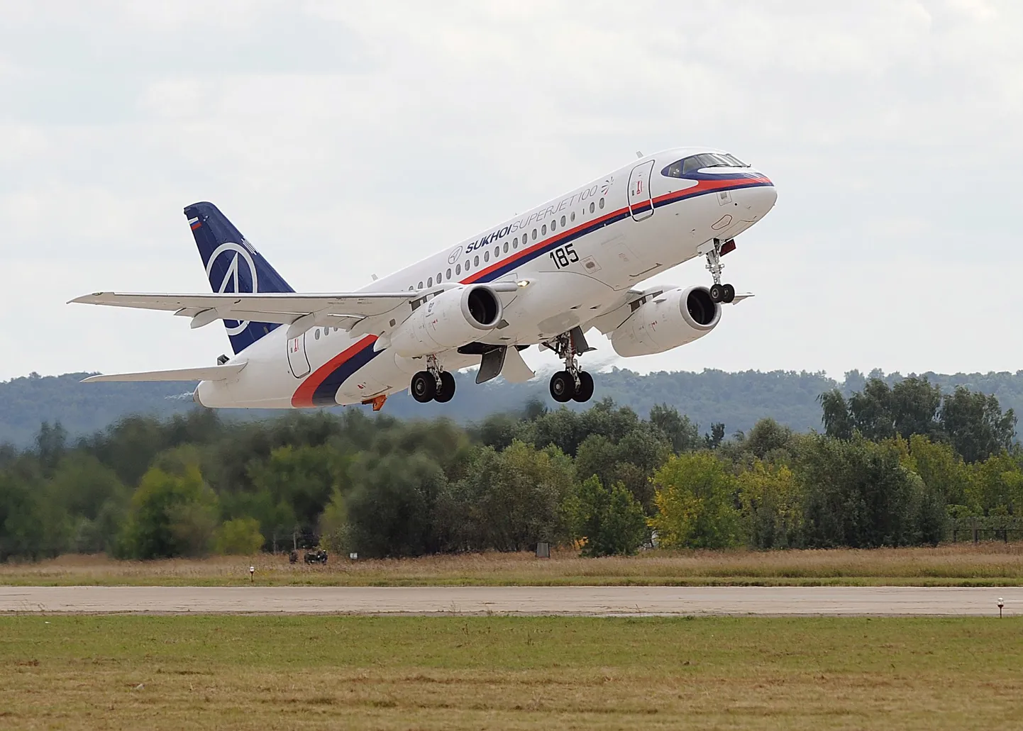 Suhhoi Superjet 100 lennundusmessil MAKS-2009.