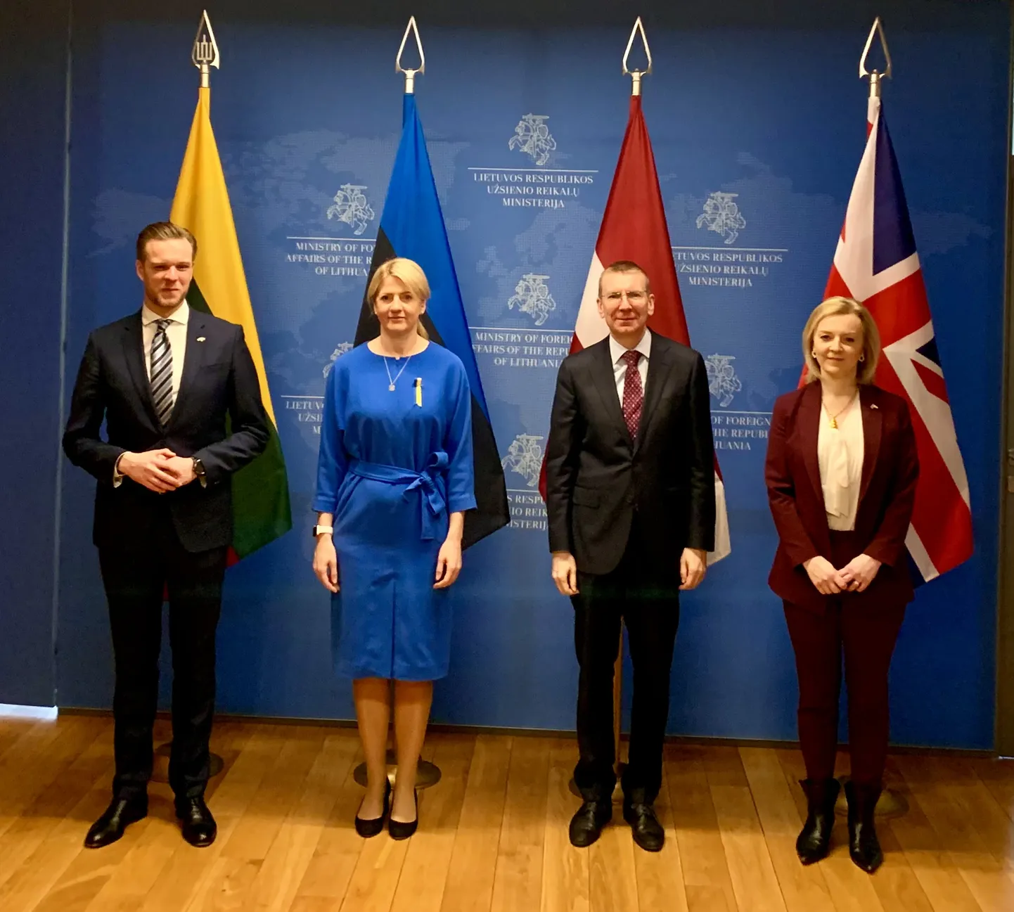Leedu välisminister Gabrielius Landsbergis, Eesti välisminister Eva-Maria Liimets, Läti välisminister Edgars Rinkēvičs ja Ühendkuningriigi välisminister Elizabeth Truss 03.03.2022 Vilniuses.