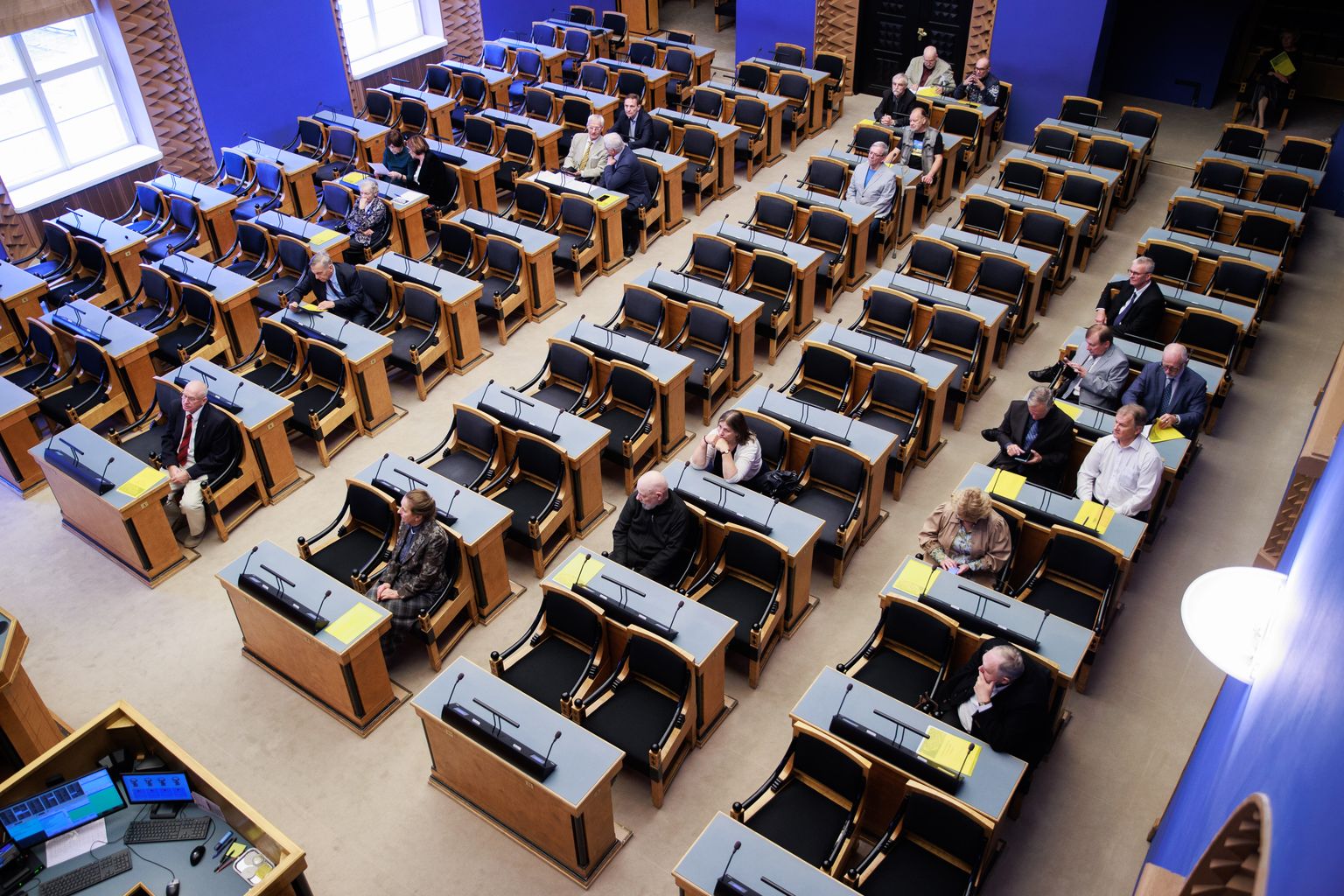 Первые выборы в Рийгикогу после восстановления независимости Эстонии состоялись 20 сентября 1992 года, а 5 октября впервые собрался новоизбранный 7-й созыв.
