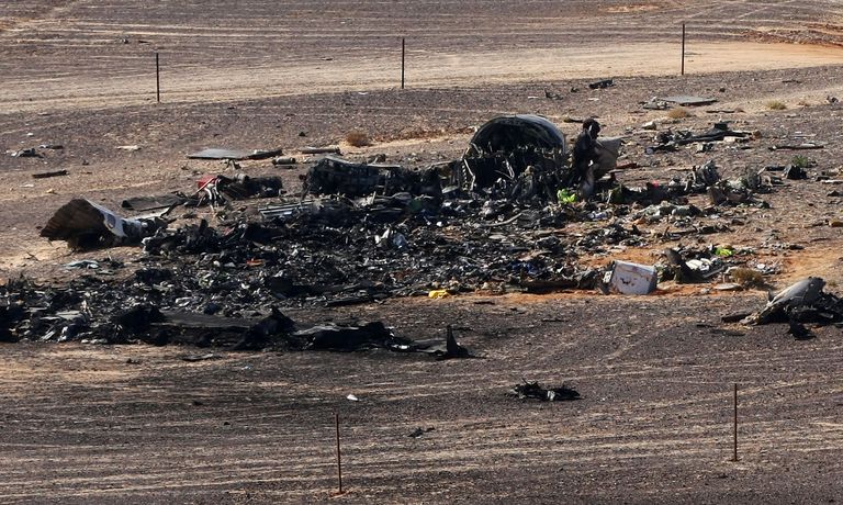 Siinai poolsaare kohal alla kukkunud lennuki rusud. Foto: Scanpix
