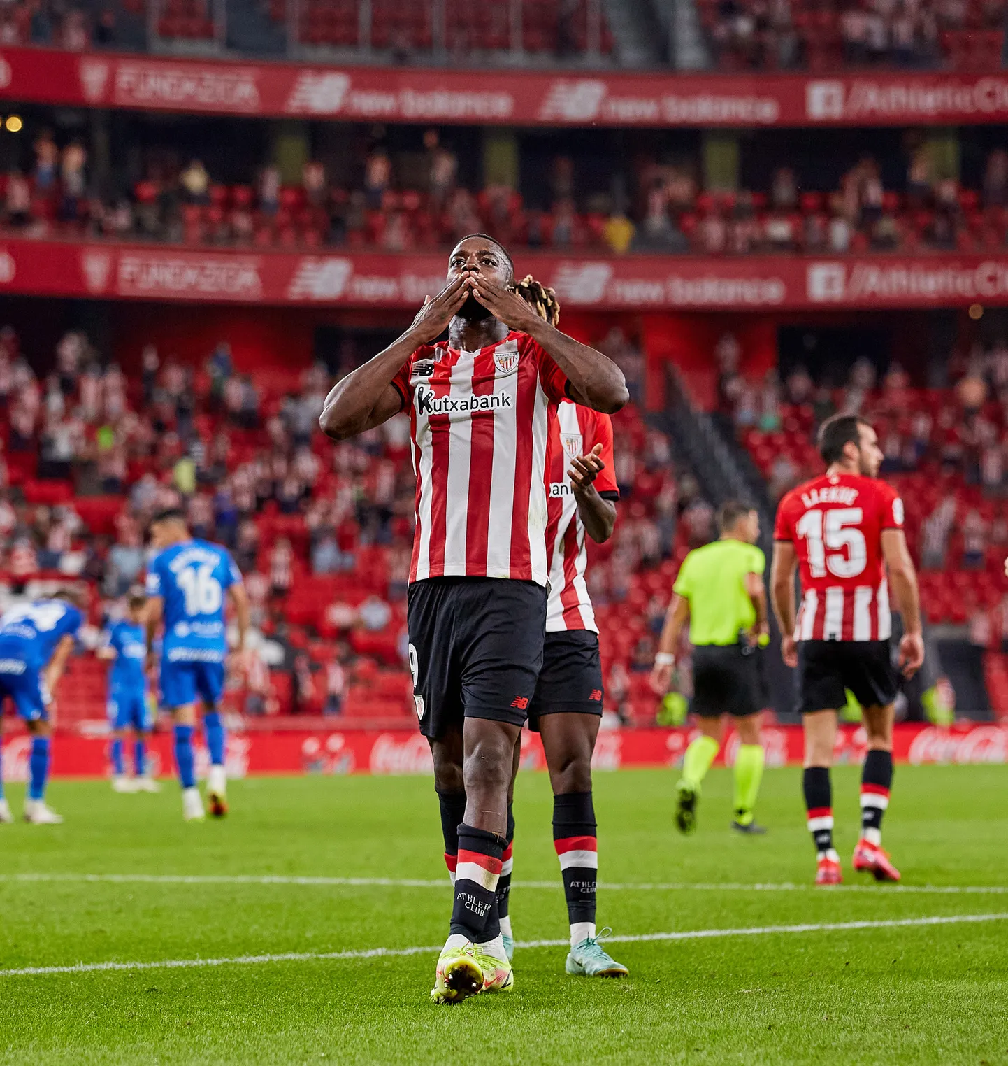 Esiplaanil on Inaki Williams.