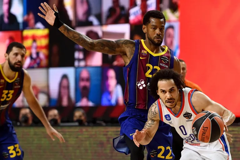 Istanbuli Anadolu Efese teine vedur oli Shane Larkin (palliga).