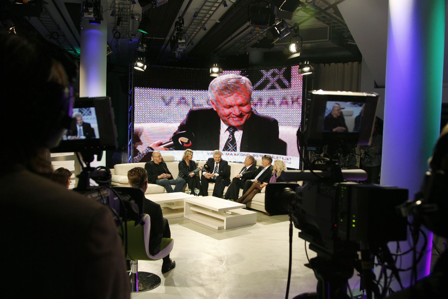 Jüri Pihl valimisteööl tele-eetris.