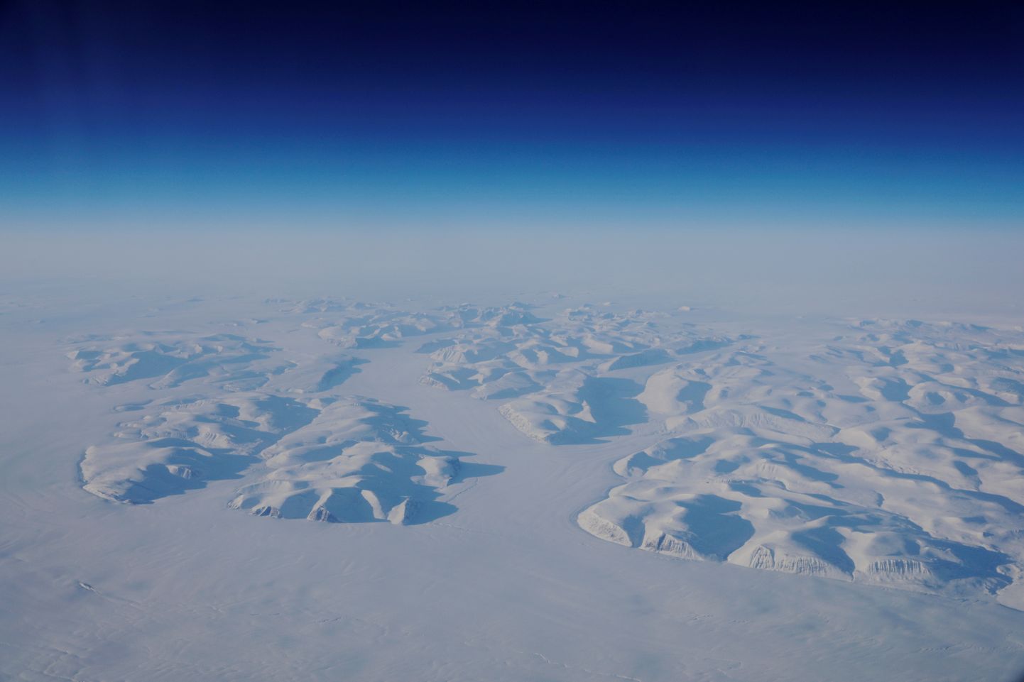 Vaade Gröönimaa jääkihile kosmosest.