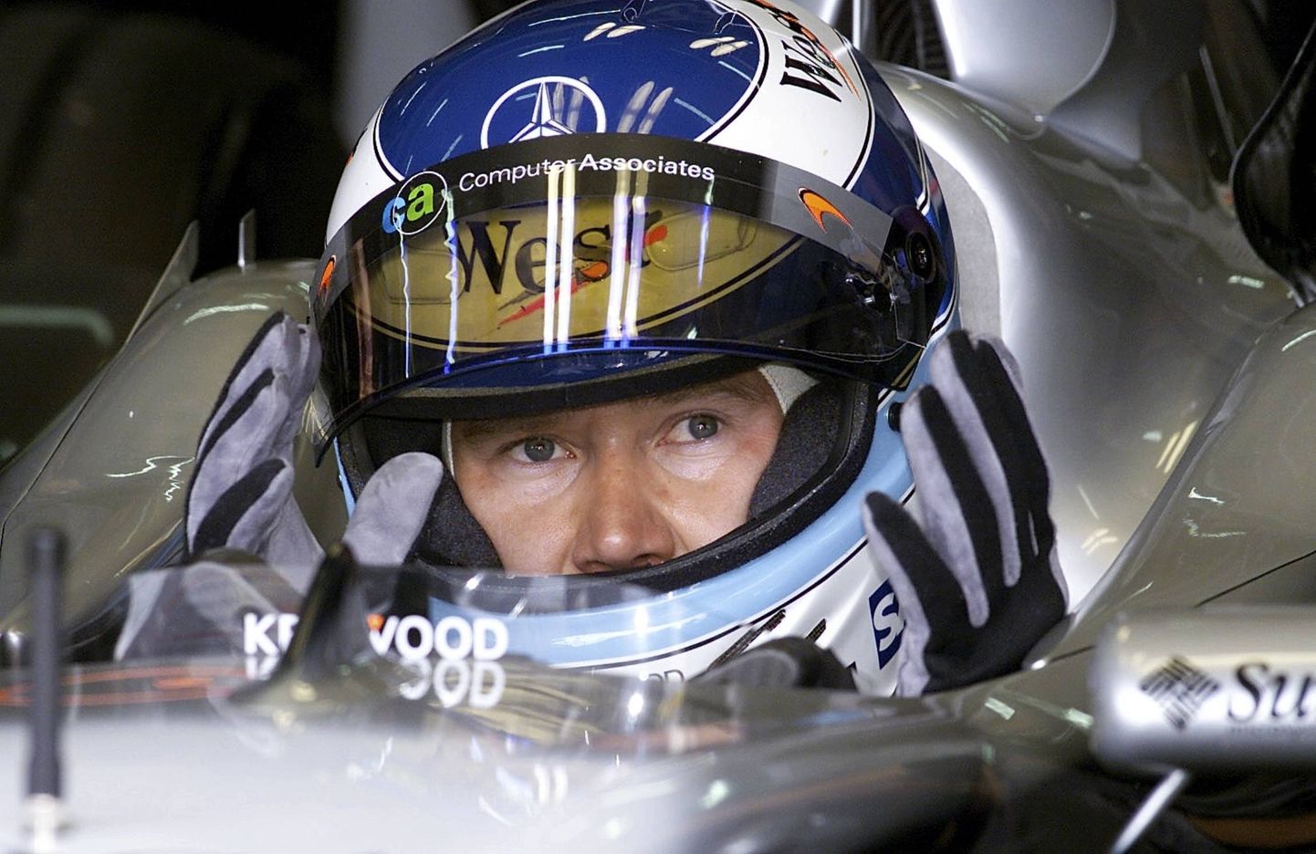 Mika Häkkinen 2001. aastal McLareni vormeli roolis.