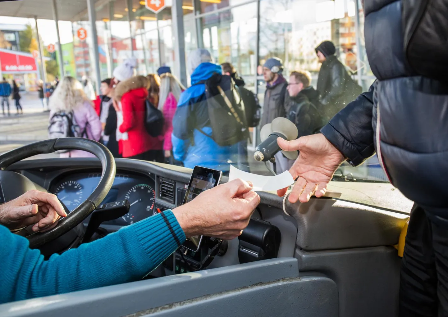 Maakonnaliini bussides taastub esmaspäevast tavaline olukord.