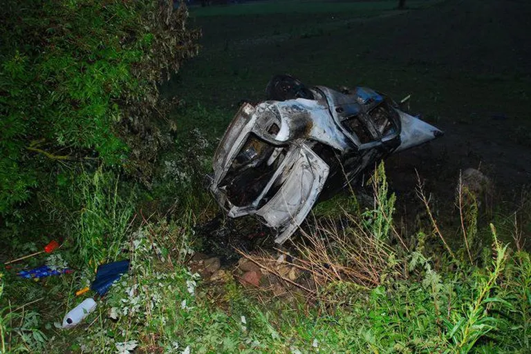 Sõiduauto Saab, milles hukkus neli inimest. Foto: