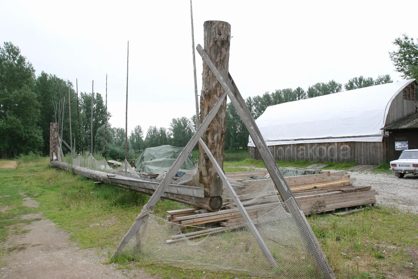 Uus lodjapark tuleb väikese lodjakoja kõrvale.