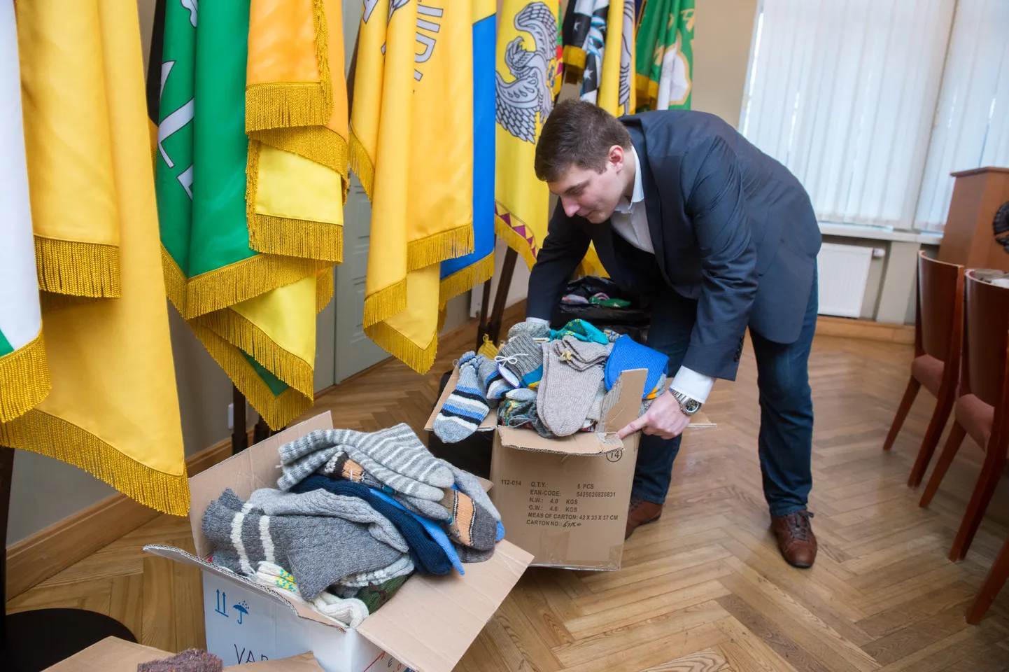 Eesti Pagulasabi esindajatele anti üle villased sokid ja kindad Ukrainasse saatmiseks. Pilt on illustratiivne.
