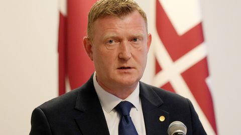 LÄTI ⟩ Kaitseminister: töötame droonide võimalikult tõhusa allatulistamise nimel