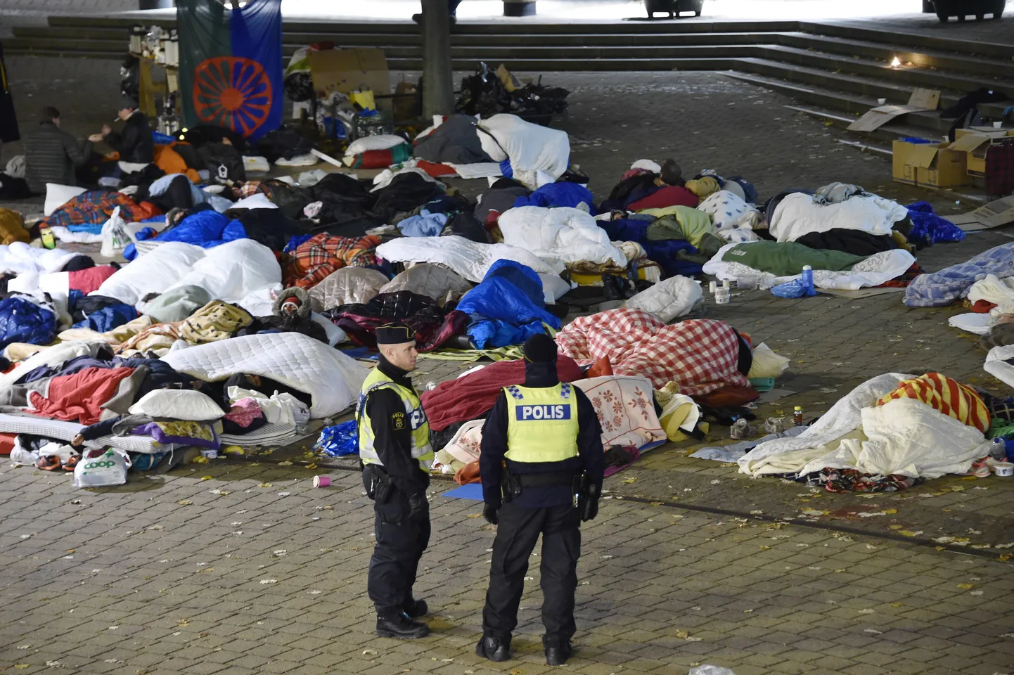 Migrandid Malmö kesklinnas magamas.