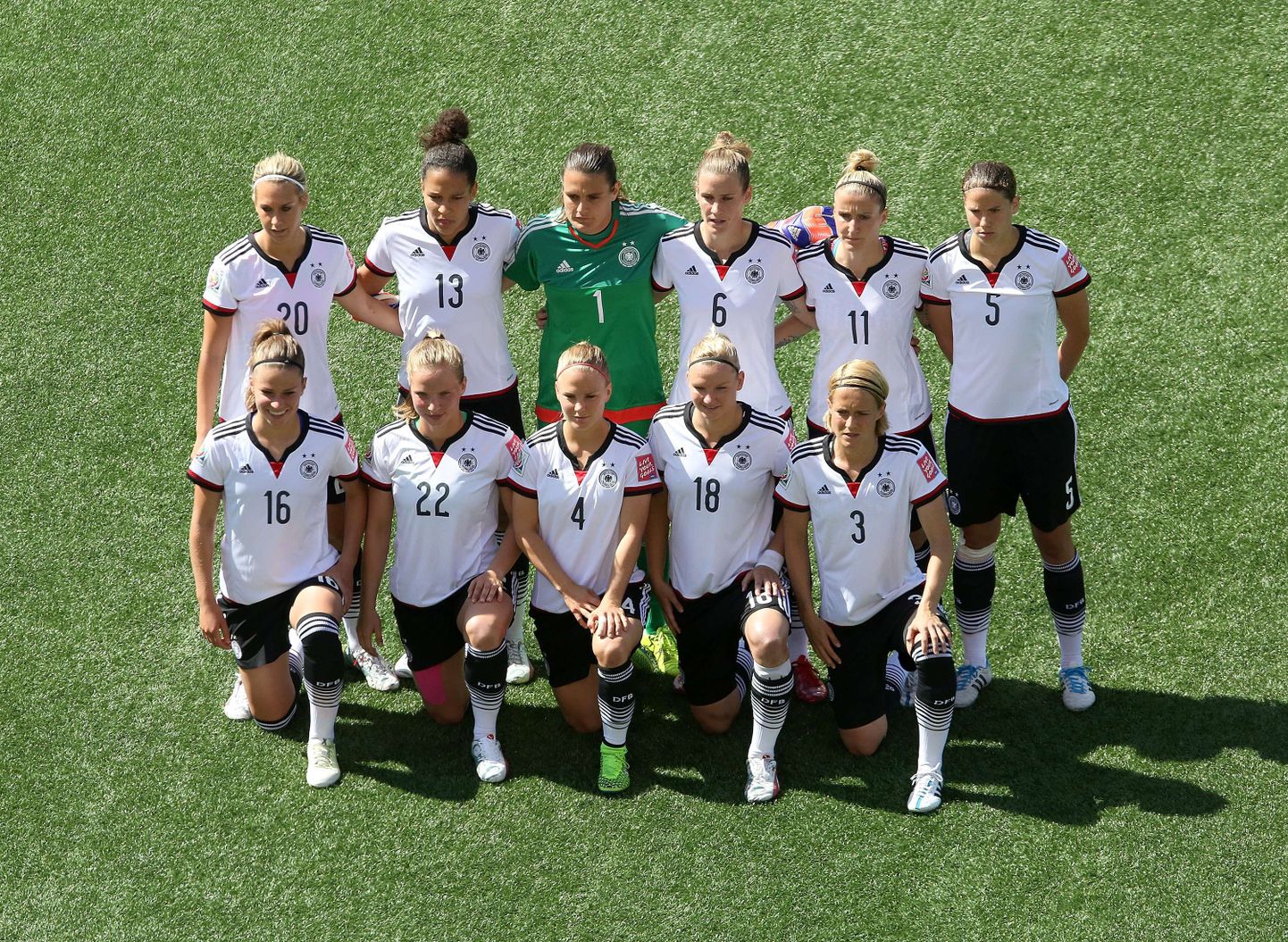 Saksamaa jalgpallinaiskond.