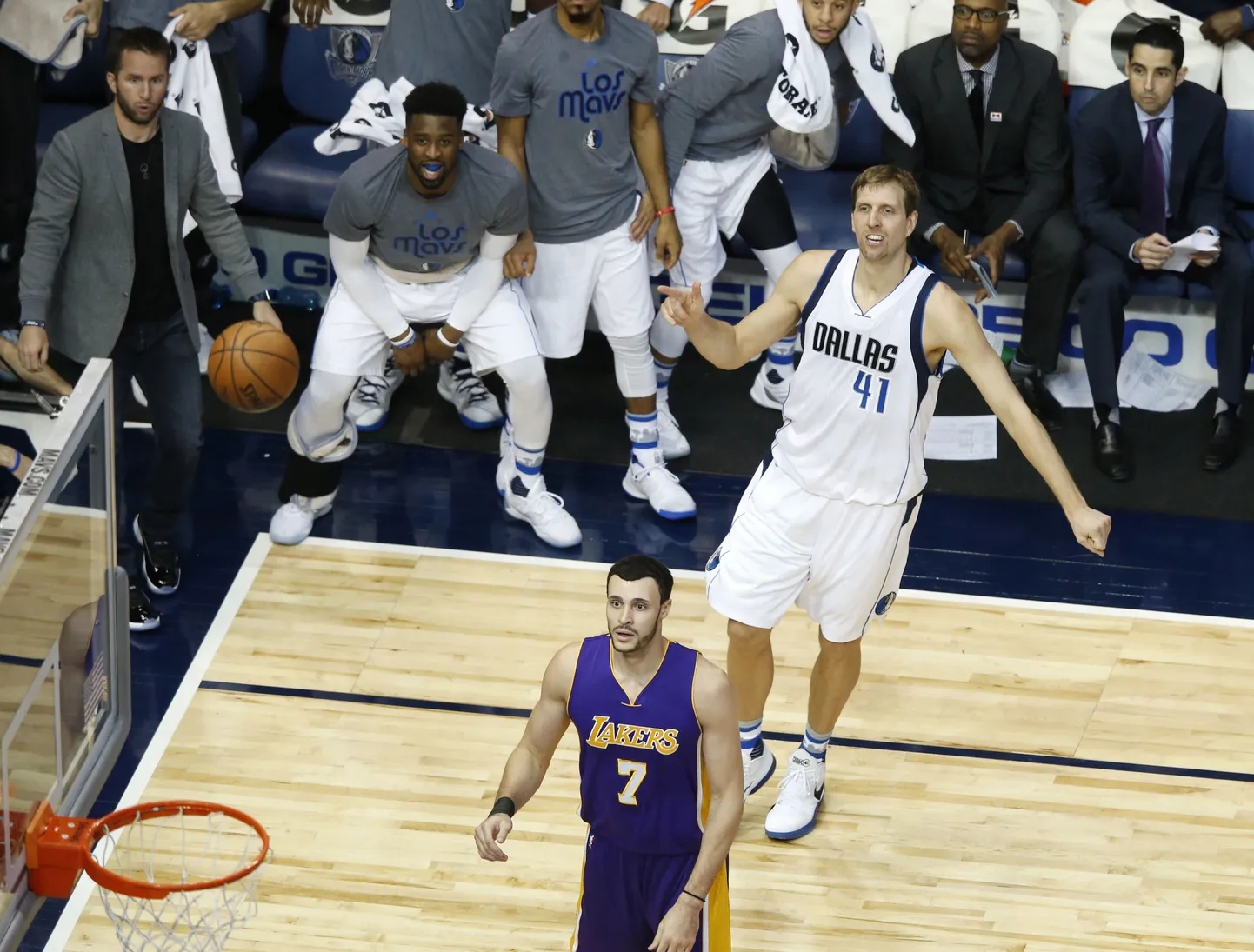 Ajalooline vise: Dirk Nowitzki ületas 30 000 punkti piiri.