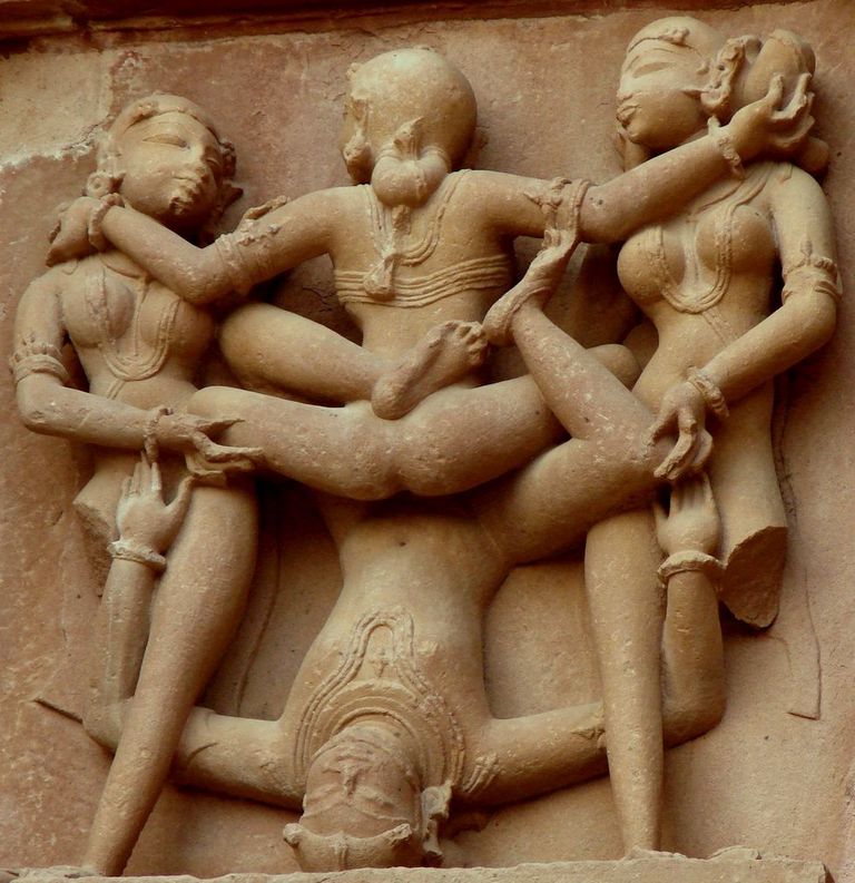 Indias Madhya Pradeshi Khajuraho templil olevad pornograafilised kujud