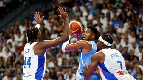 Grčija objavila postavo za EuroBasket 2025, Francija premagala Grčijo v pripravljalni tekmi