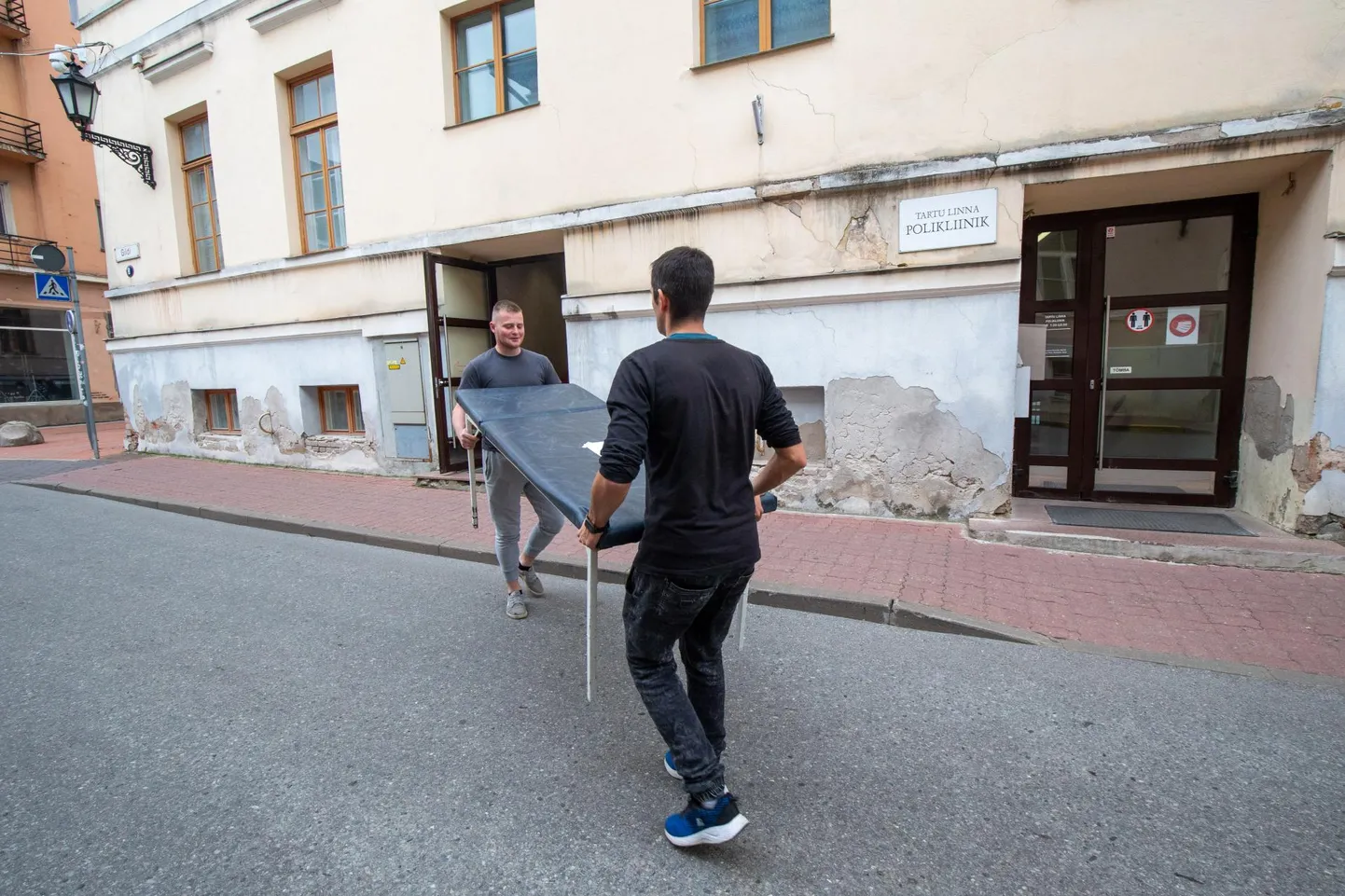 Kolimisautod on Gildi ja Raatuse tänava vahet voorinud juba paar nädalat. Kõige raskem osa kogu ümberkolimisest ootab aga ees sel nädalavahetusel.
