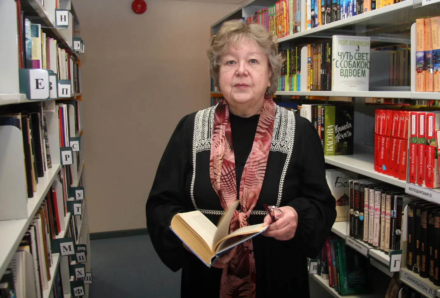 Эльвира Сидорова тридцать лет руководит Силламяэской городской библиотекой, куда горожане приходят не только за книгами, но и за новыми познаниями и разнообразными впечатлениями.
