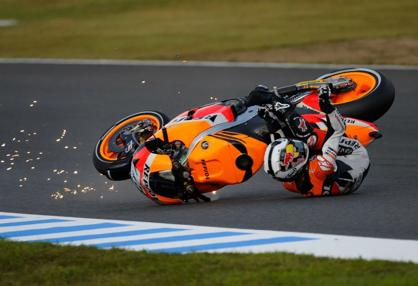 Dani Pedrosa õnnetu kukkumine.
