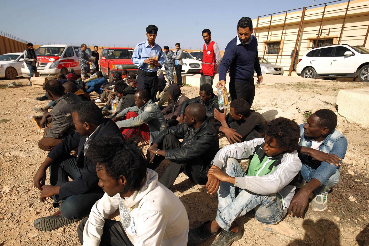 Lõuna-Aafrikast pärit migrandid Liibüa kinnipidamiskeskuses Benghazi lähistel.