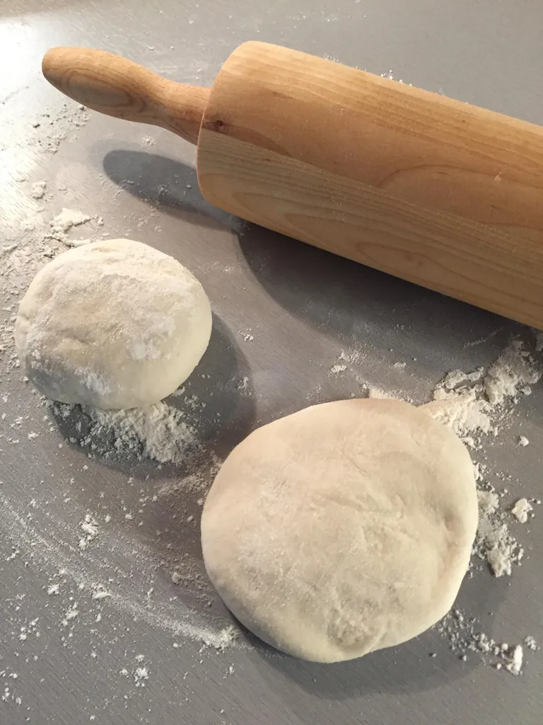 Pakistani lameleib ehk chapati valmib vaid veest ja jahust.