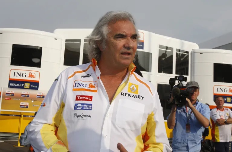 Flavio Briatore on vormel 1 sarja arengusuundades pettunud.
