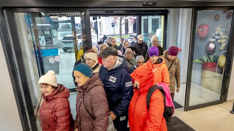 GALERII JA VIDEO ⟩ Tihedast konkurentsist hoolimata avati Pärnus uus toidukauplus