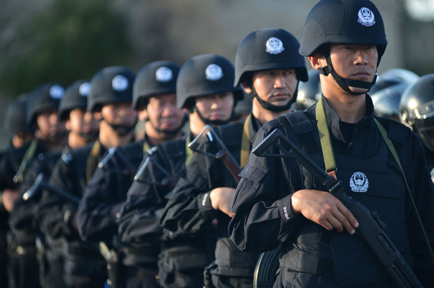 Terrorismivastased üksused peavad Uiguurias Hami linnas harjutusi.