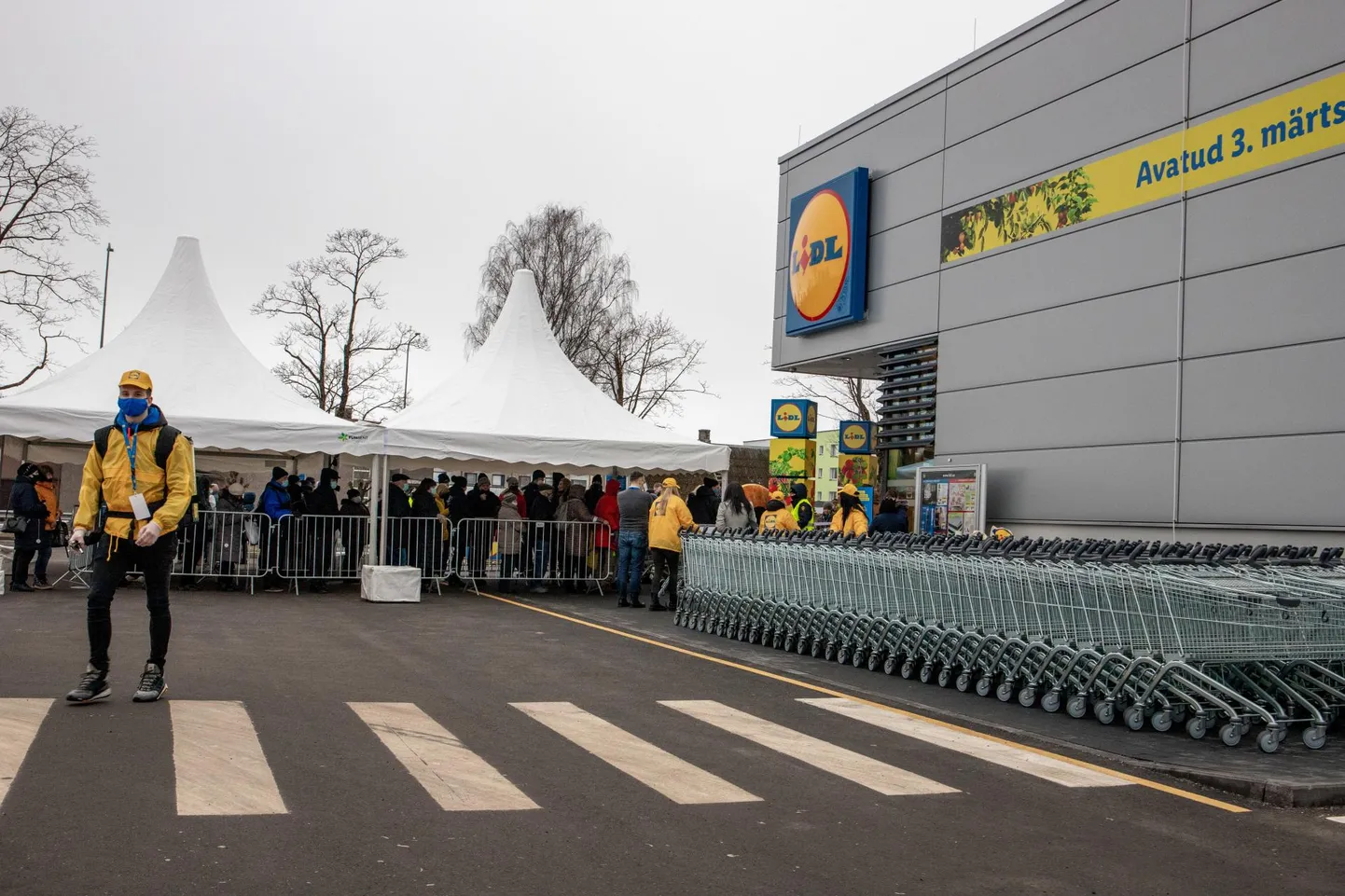 Lidli kauplus Pärnus avamispäeval 03.03.2022