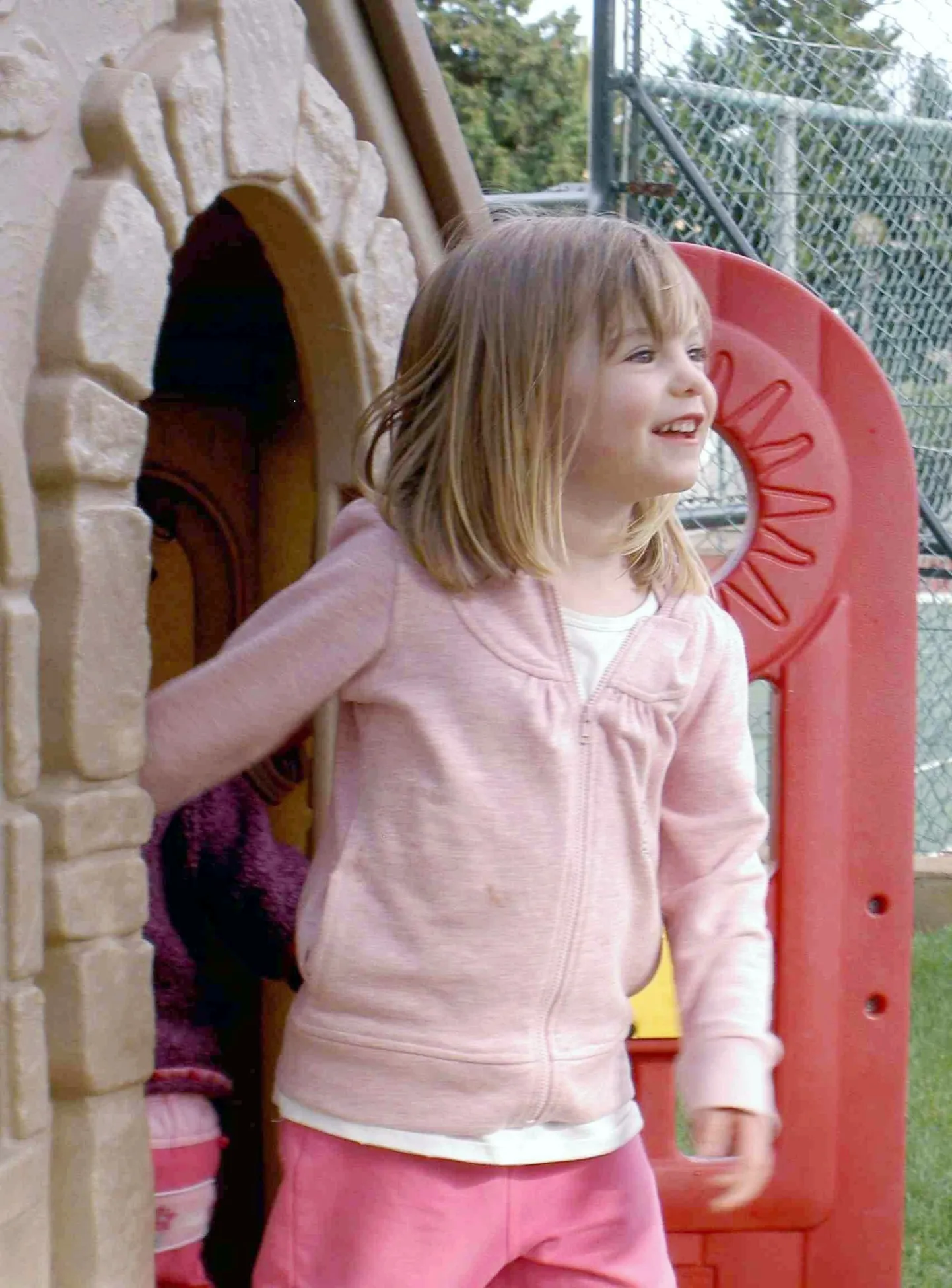 Madeleine McCann dateerimata fotol