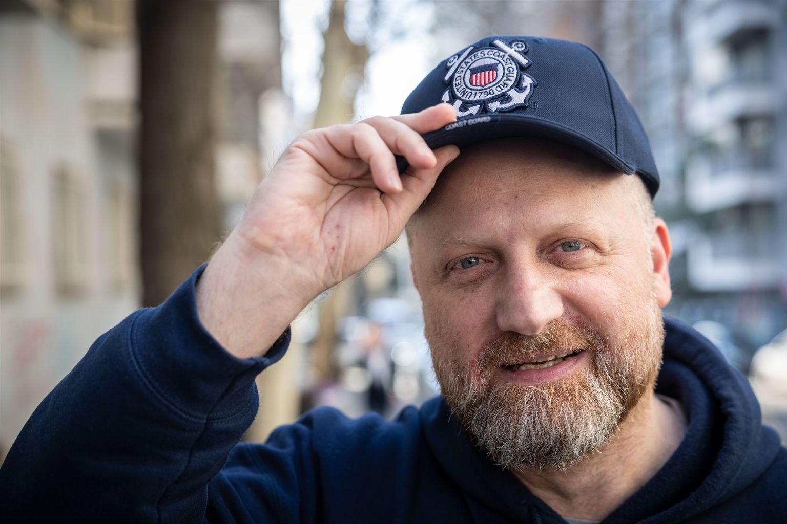 Gruusia opositsionäär Zurab Džaparidze on väheseid poliitikuid, kes söandab riigi praeguse venemeelse valitsuse tegevuse vastu sõna võtta ning on seetõttu pidevalt võimudele pinnuks silmas.