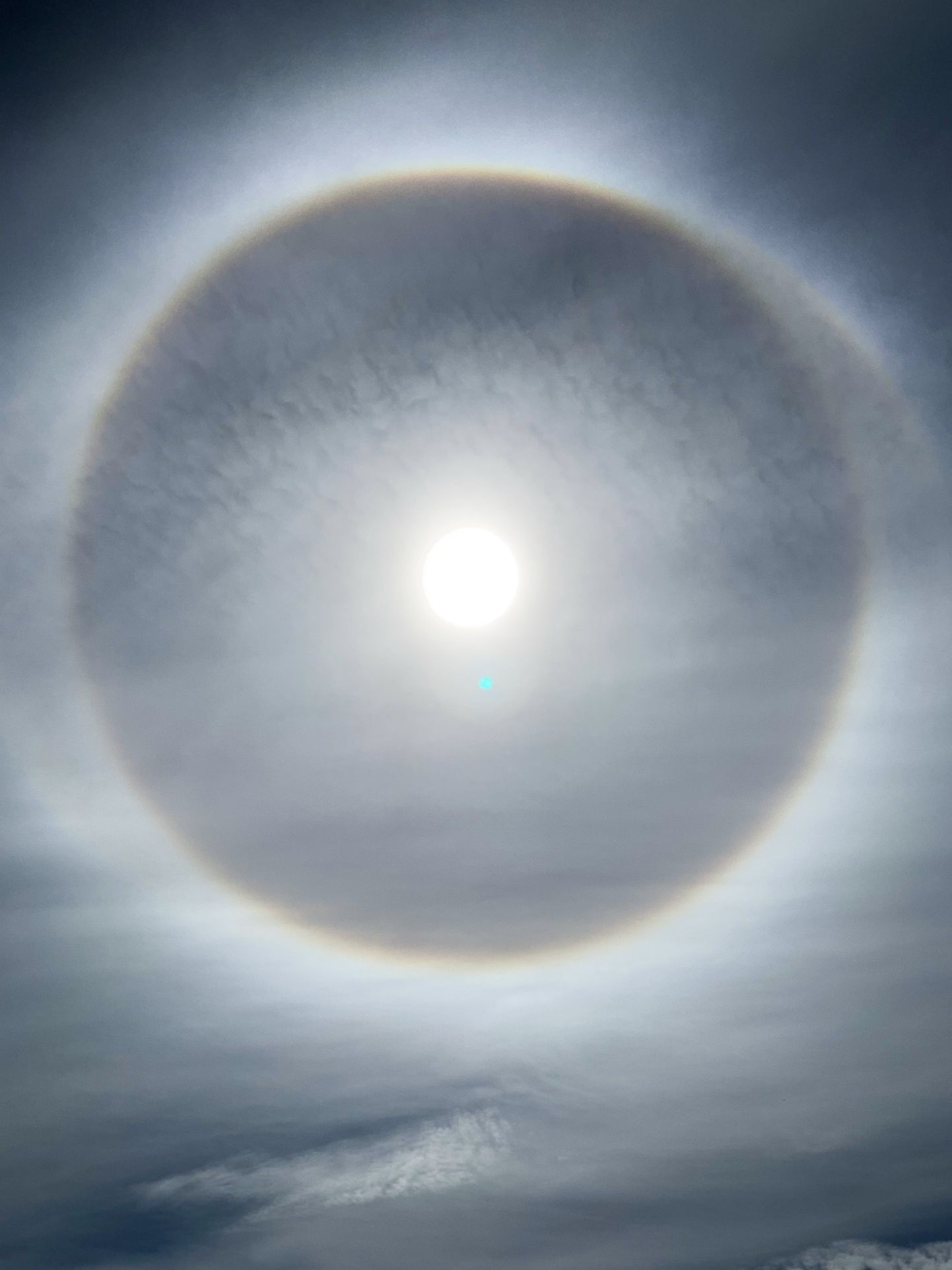Halorõngas päikese ümber Hiiumaalt vaadates 24.06.2019.