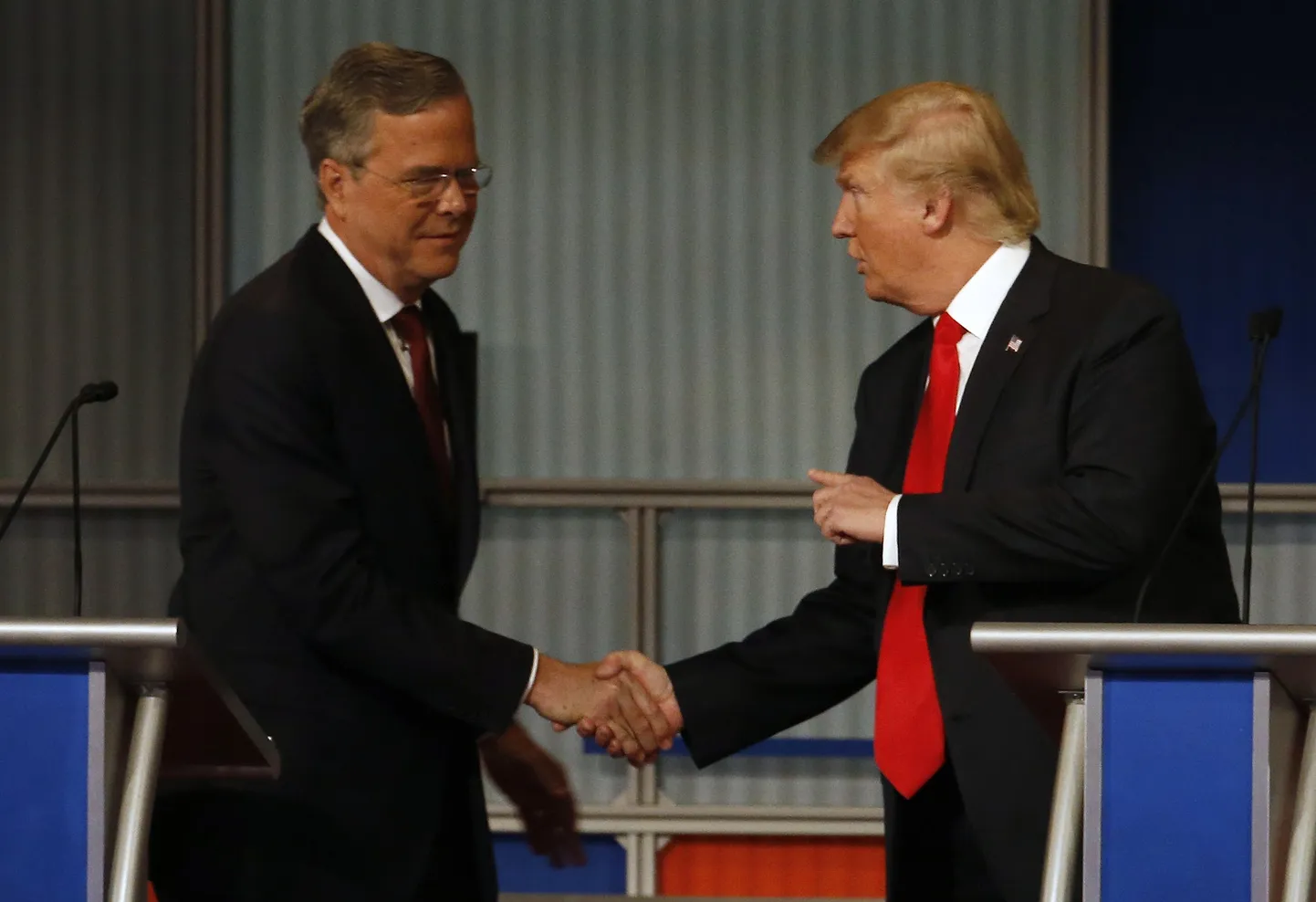 Jeb Bush (vasakul) ja Donald Trump.