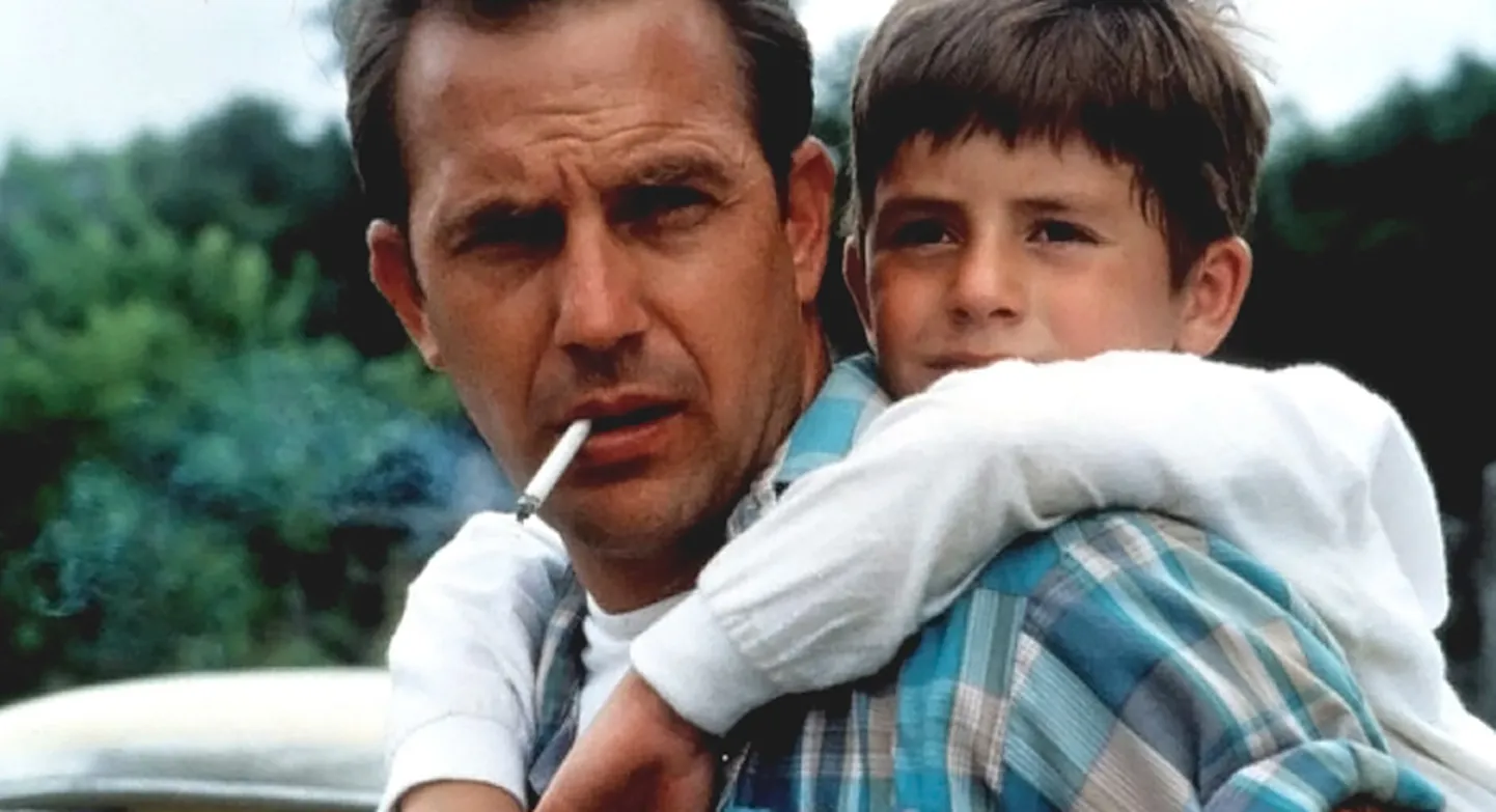 Kevin Costner ja T.J. Lowther filmis «Täiuslik maailm»