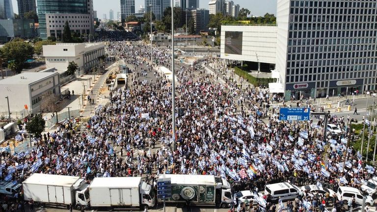 На прошлой неделе демонстранты перекрыли шоссе между Тель-Авивом и Иерусалимом