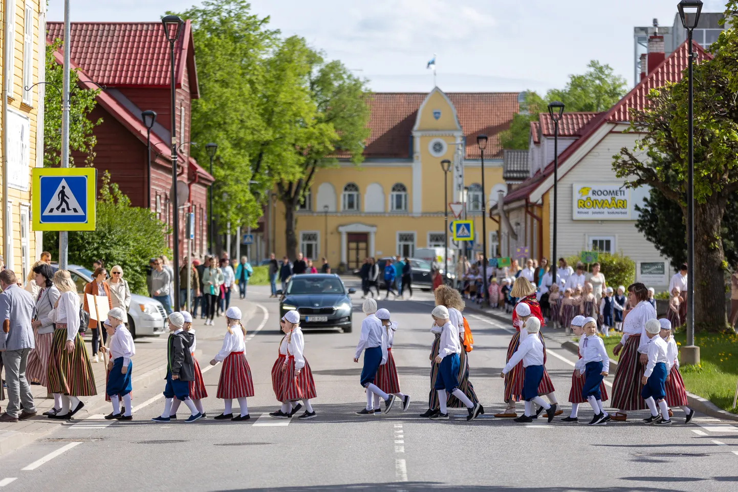 PAide lasteaia folklooripidu