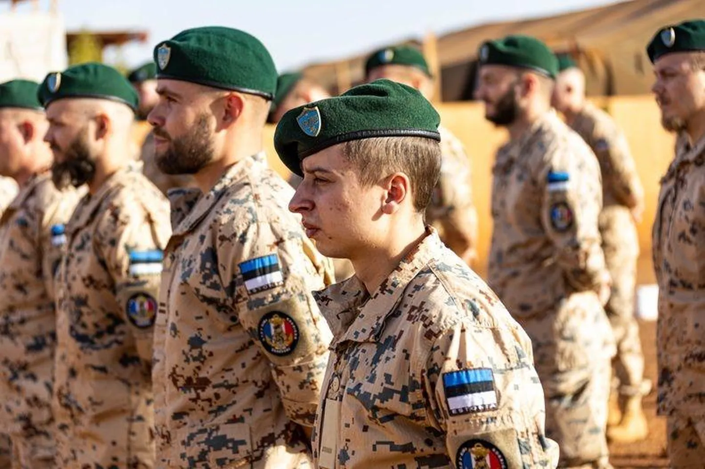 Augustis teenistust alustanud ja medalid saanud Eesti kontingendi koosseisu kuulub ligi 50 kaitseväelasest.