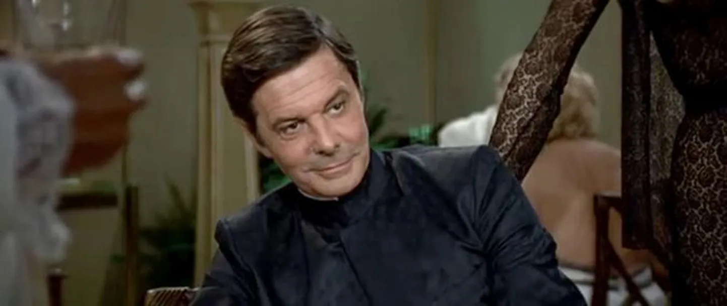 Kaader filmist «Octopussy». Pildil Louis Jourdan