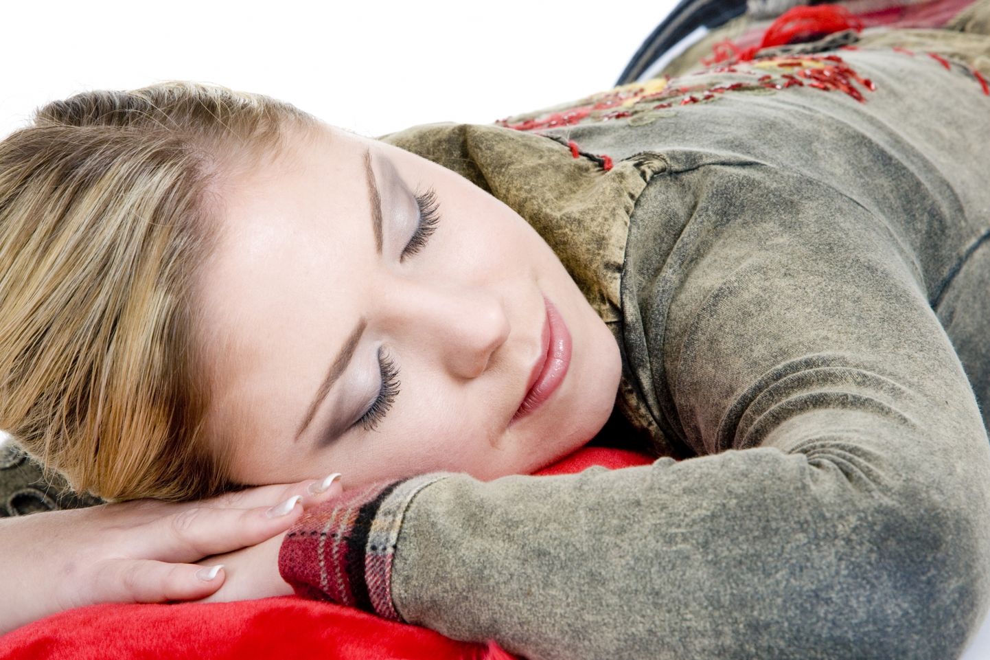 Üldiselt soovitatakse öösel magada vähemalt seitse tundi.