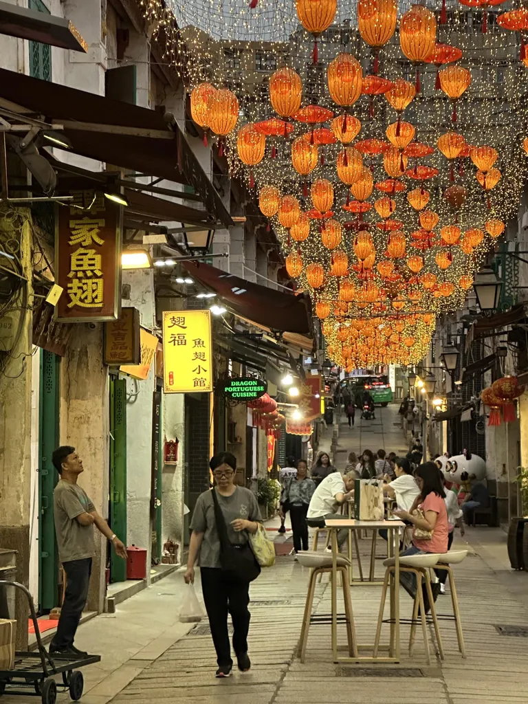 Macau – Hiina, kuid äratuntava Portugali aktsendiga.