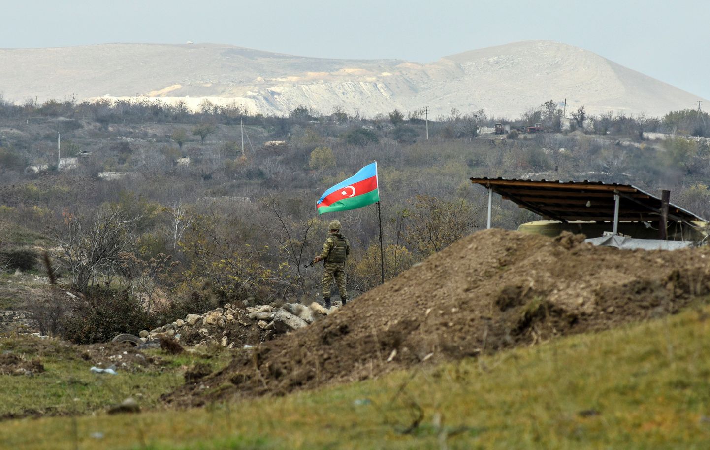 Kuna Venemaa pidi oma nn rahuvalvajad Ukrainasse sõtta saatma, ründas Aserbaidžaan Armeeniat, et Mägi-Karabahhi küsimus jõuga lahendada.