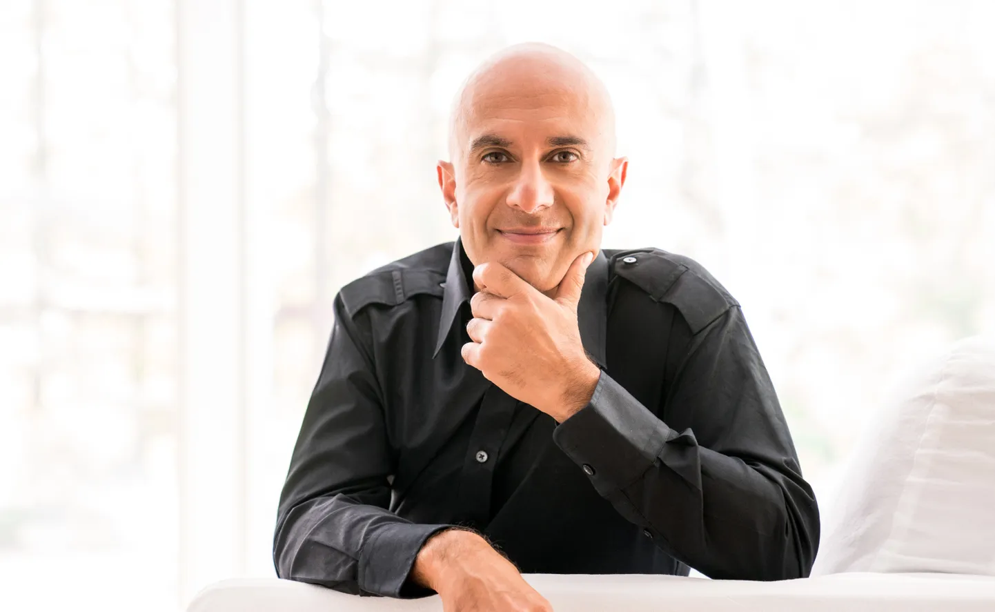 Robin Sharma.