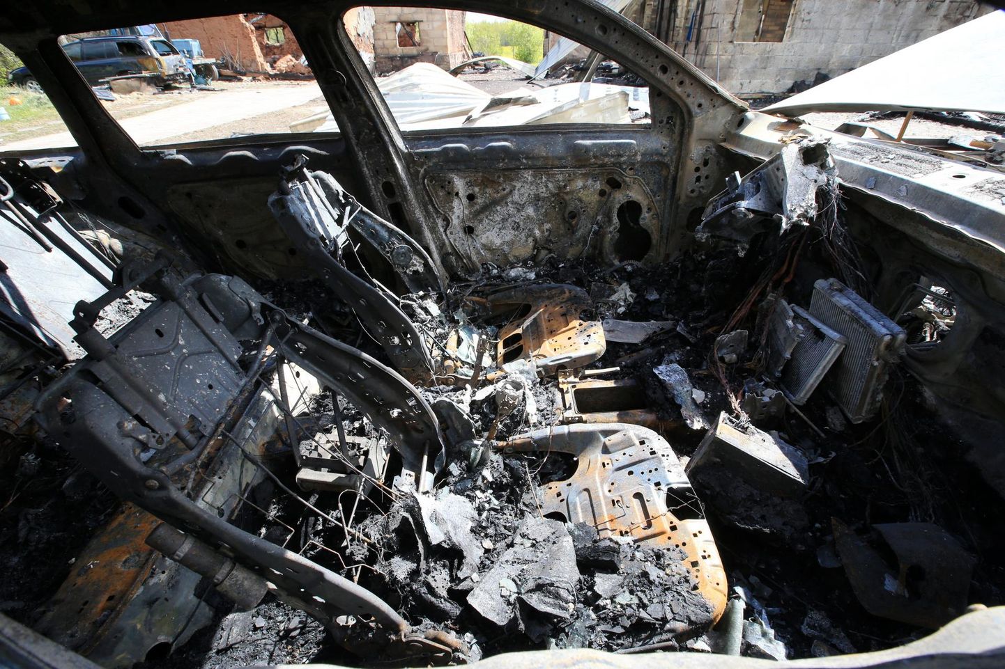Käivitamisel põlema lahvatanud sõiduauto hävis tulekahjus täielikult. Pilt on illustratiivne.