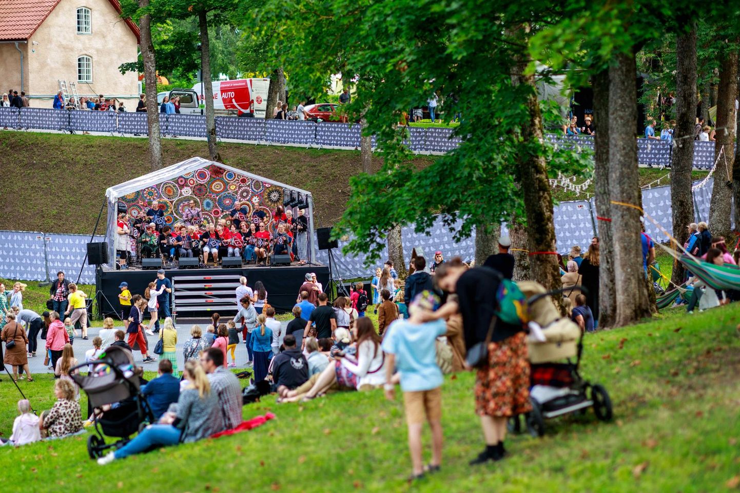 Viljandi pärimusmuusika festivali roheline lava