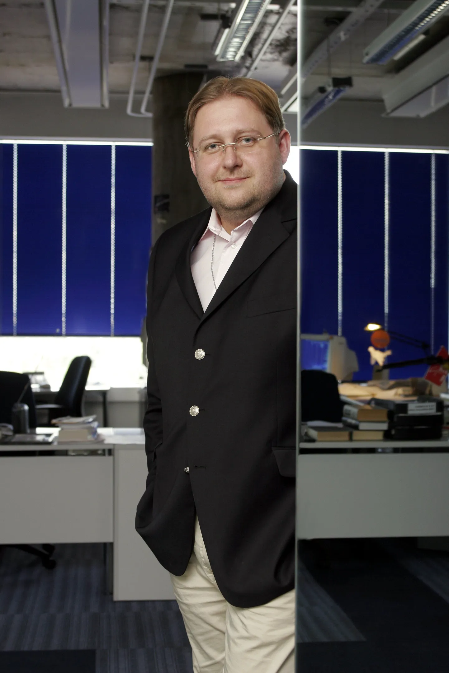 Anvar Samost