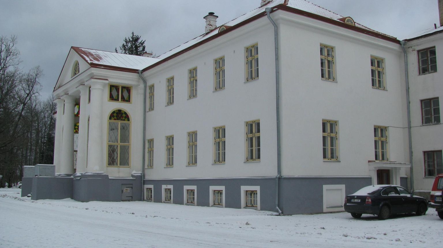 Voltveti mõisa häärber valmis 1830. aastal ja on täius­likult renoveeritud ajal, mil seal töötas Pärnumaa kutsehariduskeskuse Tihemetsa õppekoht.