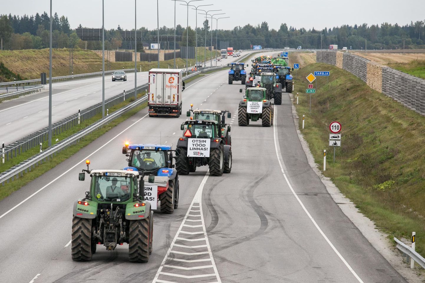 Eestlased üleliia ei streigi, kuid näiteks 2015. aasta septembris käisid põllumehed traktoritega pealinnas.