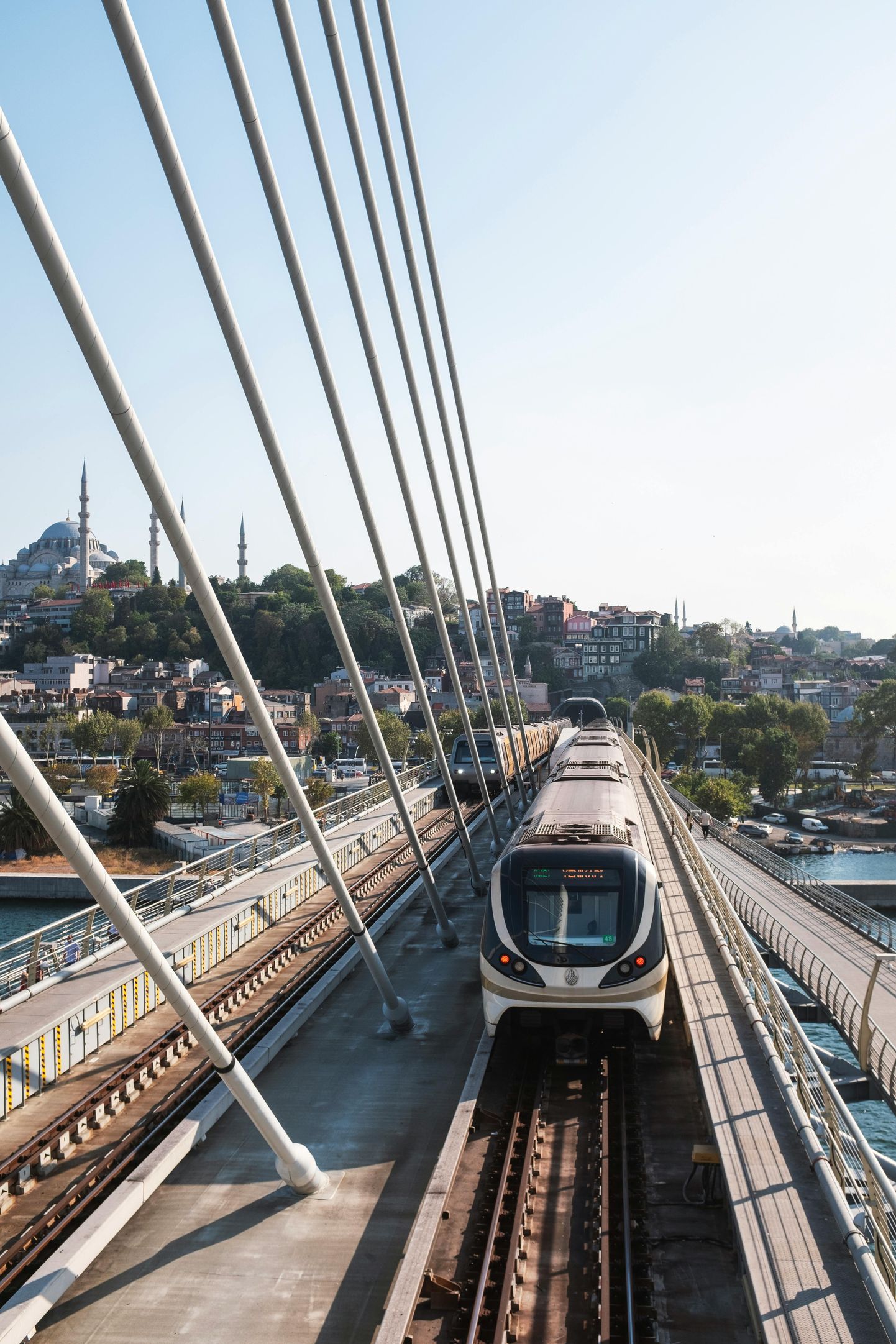 Maapealne metroo Türgi pealinnas Instanbulis.