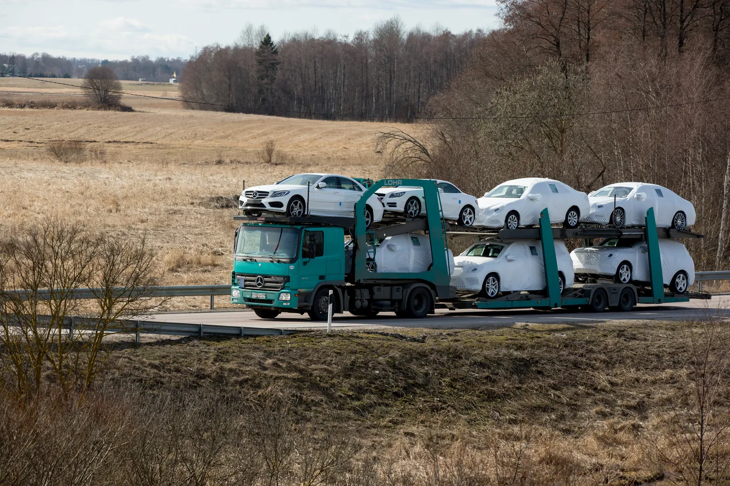 Автовоз иллюстративный.