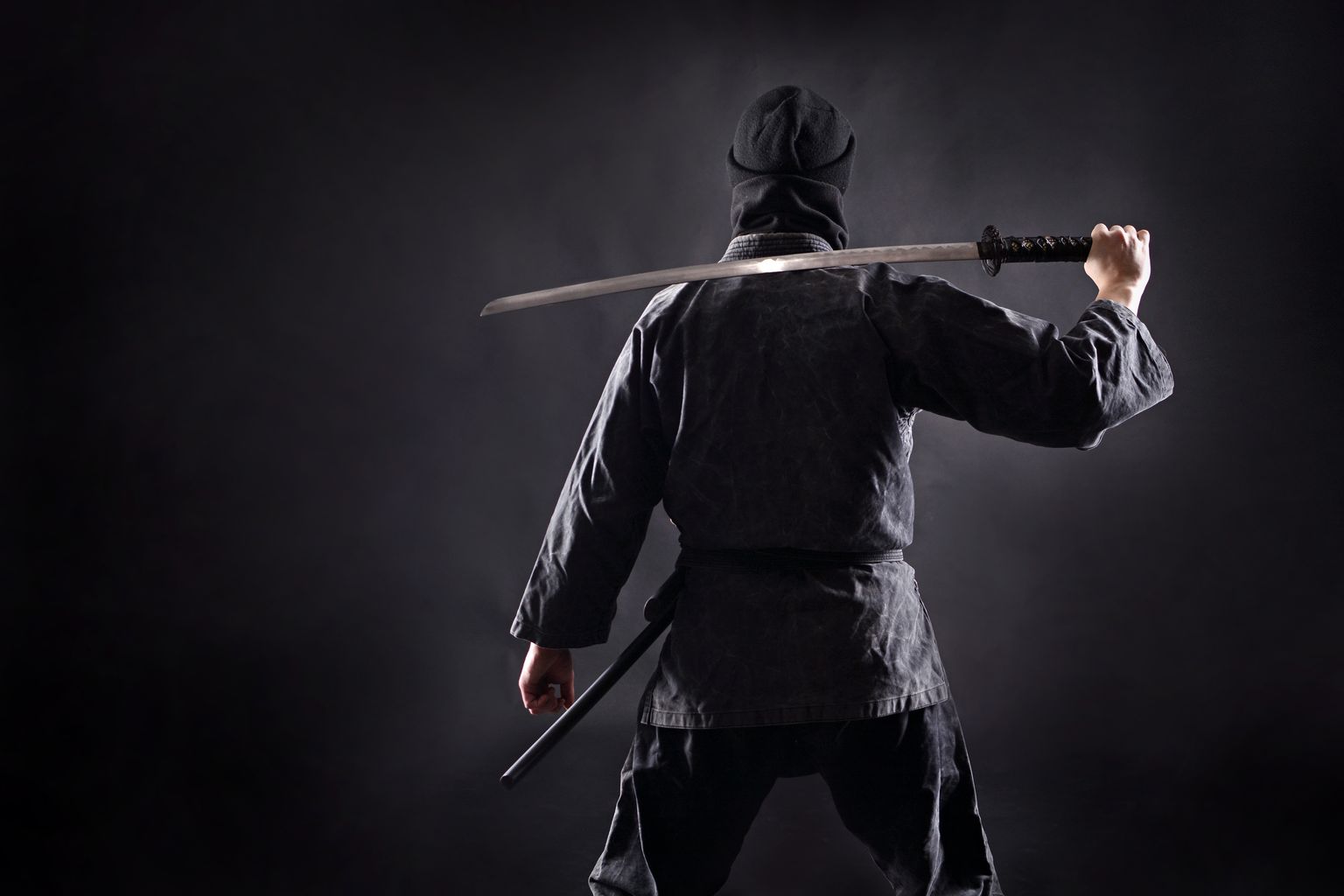 Jaapani ninja'ks kehastunu. Pilt on illustreeriv
